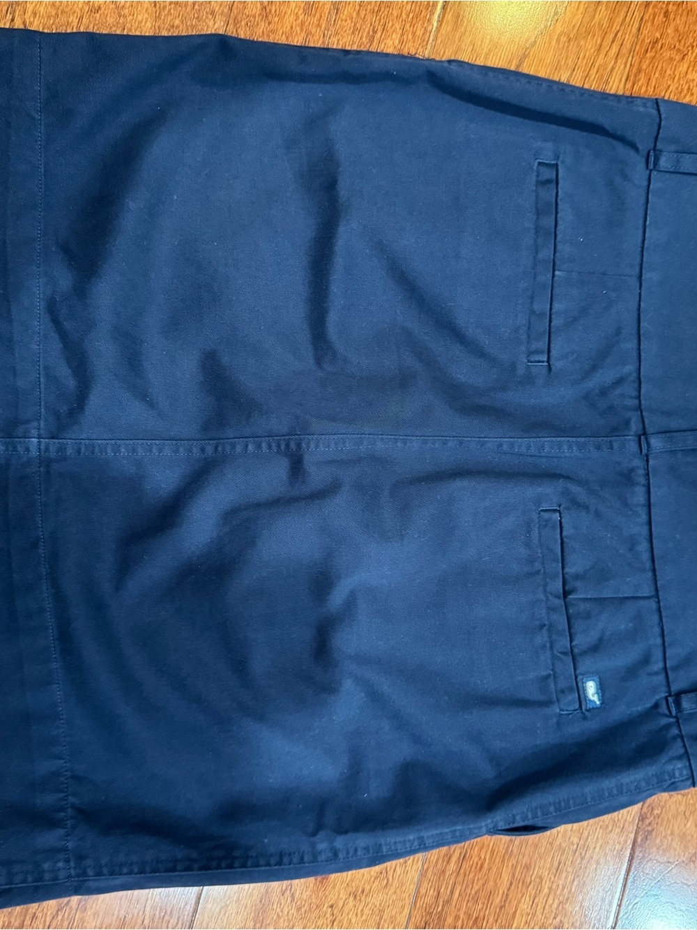 Vineyard vines Classic navy chino skirt NWOT Size 8 - Picture 2 of 3